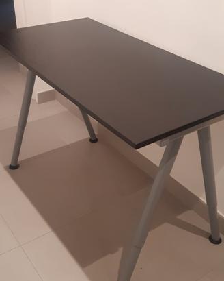 Scrivania Galant Ikea