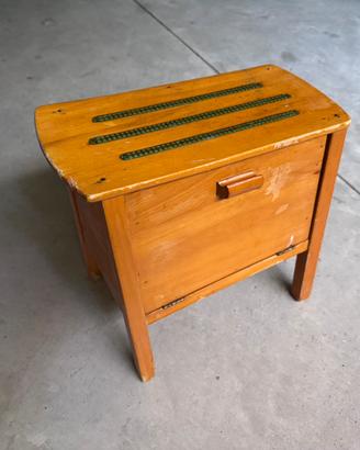 Lustrascarpe vintage in legno