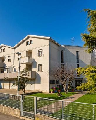 Appartamento di 107 m² con 3 locali e box auto a T