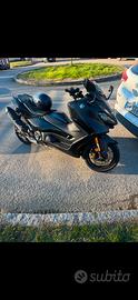 Yamaha t-max 560 tech max