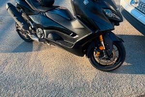 Yamaha t-max 560 tech max
