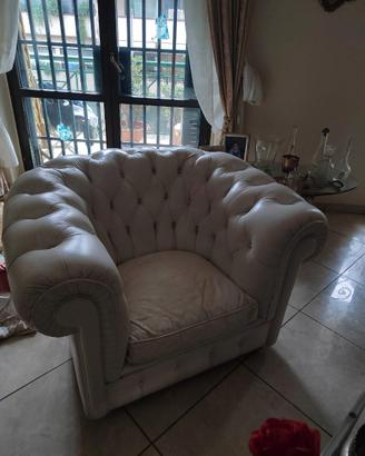 Divanoe e 2 poltrone  in stile Chesterfield
