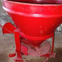 attrezzo spandiconcime x agricoltura 