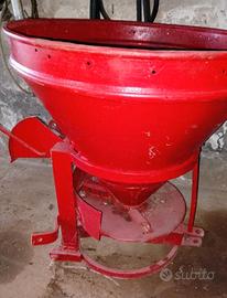 attrezzo spandiconcime x agricoltura 