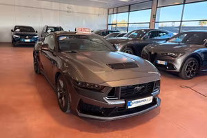 Ford Mustang Fastback DARK HORSE 5.0 V8 453 CV 6mt