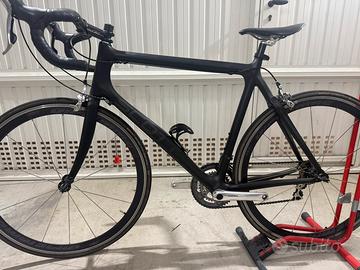 Bici  corsa.   Scott.  Carbonio.