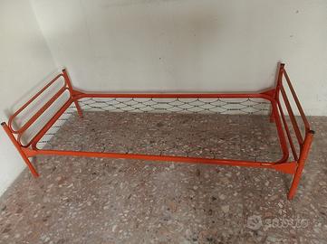 Letto singolo in ferro