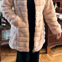 pelliccia ecologica rosa