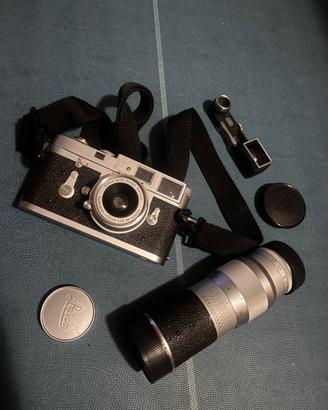 Leica m2 del 1963 con i 2 obiettivi