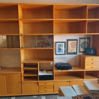 Mobile libreria in frassino per soggiorno