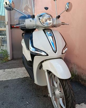 PIAGGIO LIBERTY 125 - solo 39km + accessori