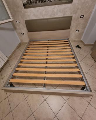 Letto matrimoniale legno chiaro