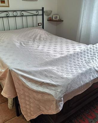 Copeiletto matrimoniale di raso