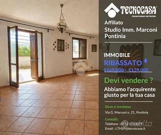 VILLA A SCHIERA A LATINA