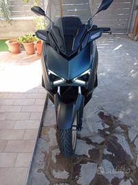 Yamaha x-max 300 tech