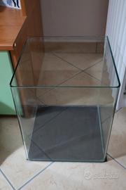 Acquario con accessori inclusi