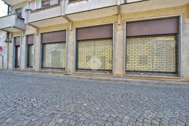 MAGAZZINO A TRONZANO VERCELLESE