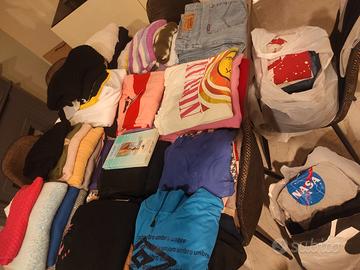 Oltre 100 pezzi alcuni con cartellino