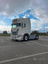 Scania R520 V8