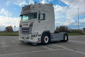 Scania R520 V8