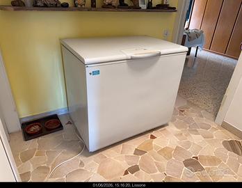 Freezer congelatore a pozzetto