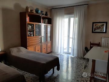 Camera per lavoratrici o studentesse