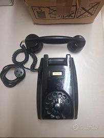 Telefono vintage sip muro antico