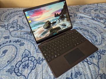 Microsoft Surface Pro 8 con tastiera e penna