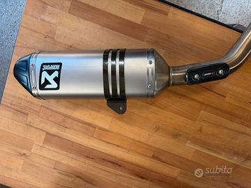 Akrapovic per Moto Guzzi V85TT
