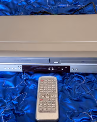 Videoregistratore VHS + Lettore DVD Hitachi DV-PF2