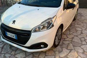Peugeot 208  2019