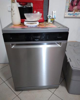 lavastoviglie whirlpool 