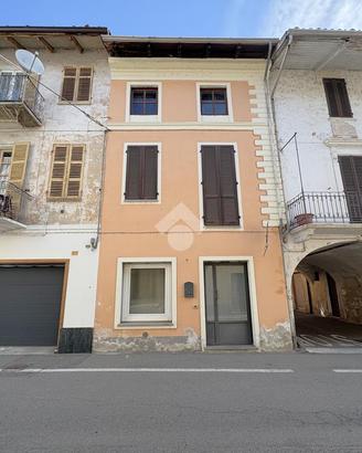4 LOCALI A VESTIGNÈ