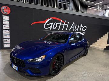 MASERATI Ghibli V6 GRANSPORT NERISSIMO CARBONIO