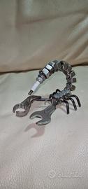 scorpione decorativo.