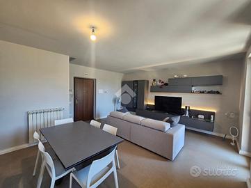 VILLA A SCHIERA A FOLIGNO