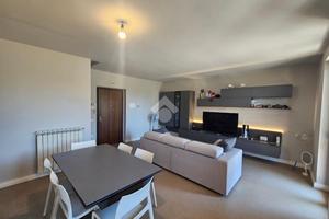 VILLA A SCHIERA A FOLIGNO