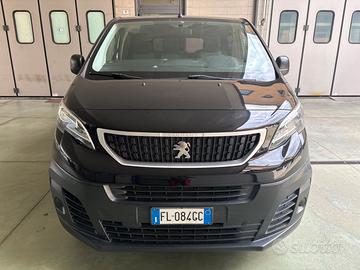 Peugeot Expert Traveller Van 6 posti Gancio Traino