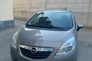 OPEL MERIVA 2011
