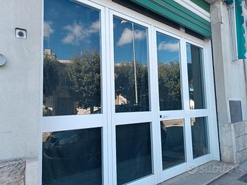 portone in alluminio bianco 