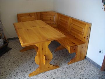 Panca tavolo e due sedie