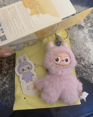 Labubu pin for love E