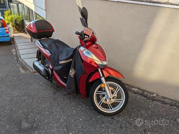 SH 300i