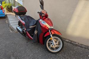 SH 300i