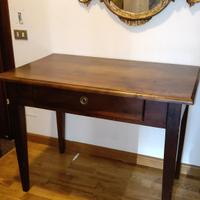 tavolino  vecchio stile con cassetto