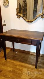 tavolino  vecchio stile con cassetto