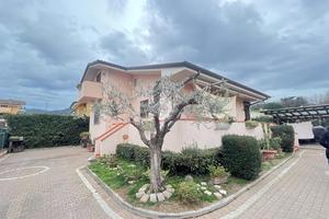 VILLA SINGOLA A MASSAROSA