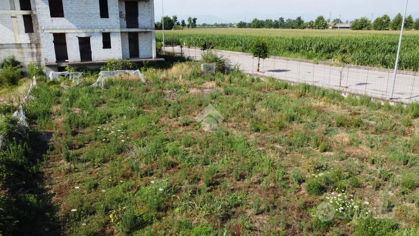 TER. RESIDENZIALE A BRANDICO - Vista 3