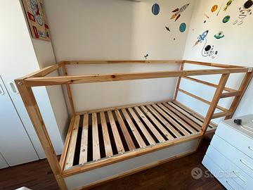 Kura ikea letto bambino reversibile buono stato