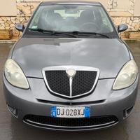 Lancia Ypsilon 1.3 MJT 75 CV Platino